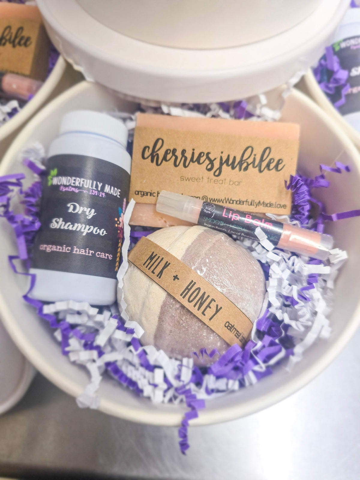 Personalized Organic Spa Gift Bundle with Custom Engraved Lid & Bath Essentials